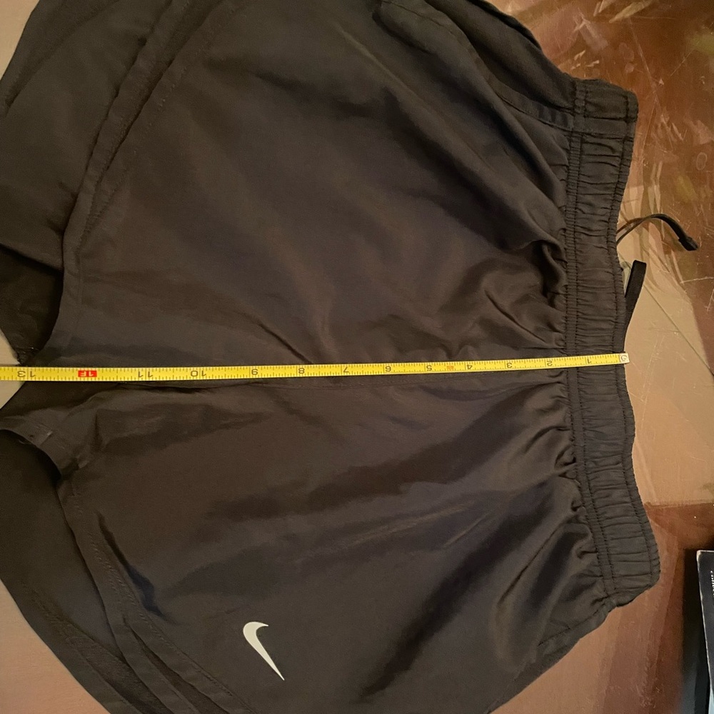 Nike Black Athletic Shorts Lightweight Performance Design